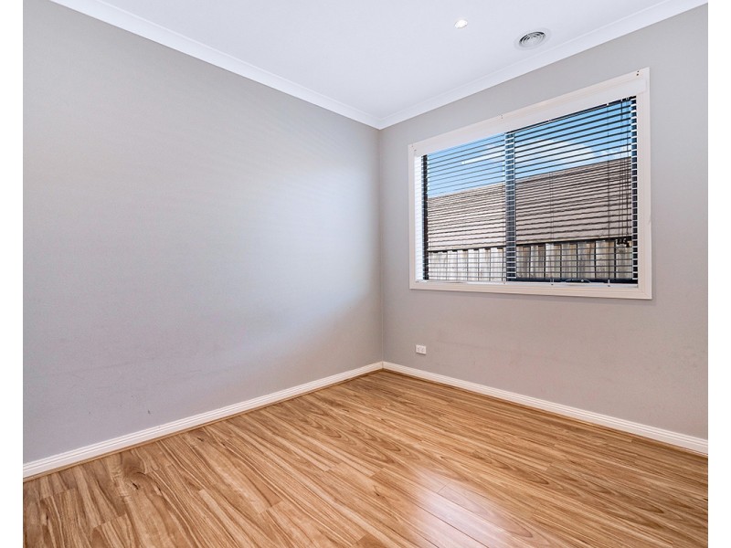 18 Lockwood Rise, Lynbrook VIC 3975