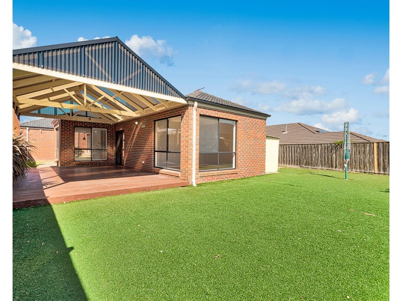 18 Lockwood Rise, Lynbrook VIC 3975