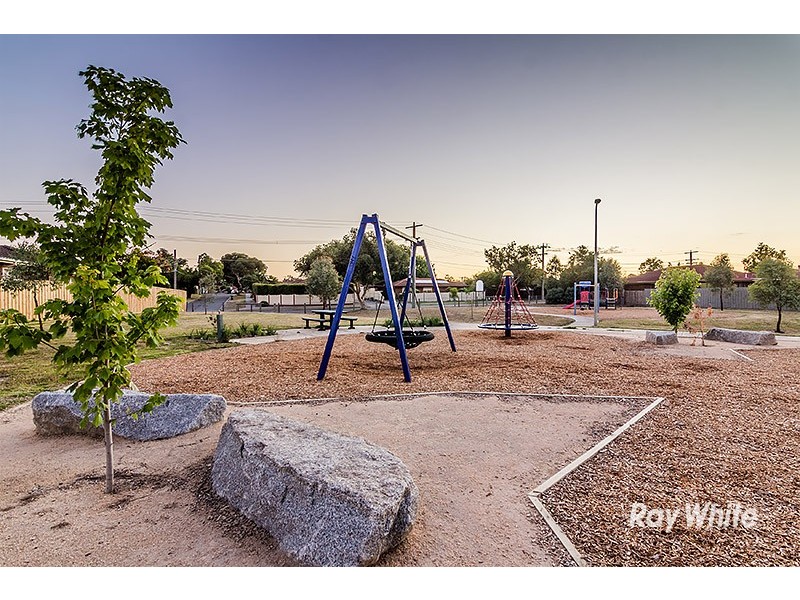 8 Gamble Road, Carrum Downs VIC 3201