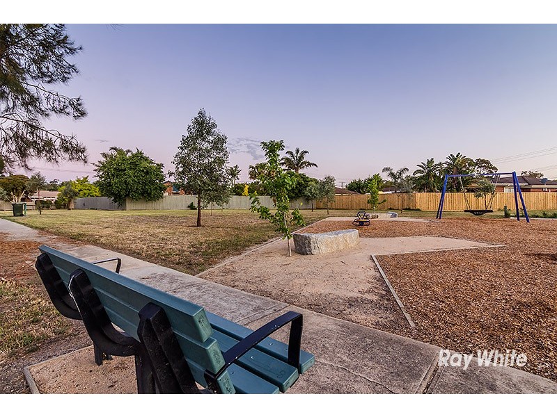 8 Gamble Road, Carrum Downs VIC 3201