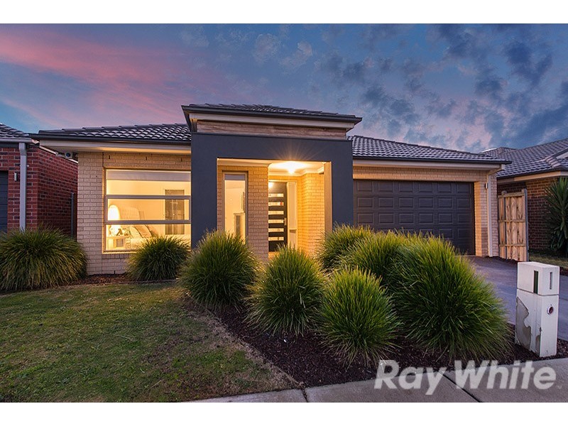 83 John Russell Road, Cranbourne West VIC 3977