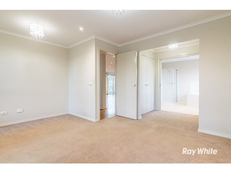 5 Aztec Place, Cranbourne VIC 3977