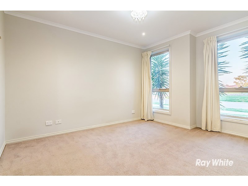 5 Aztec Place, Cranbourne VIC 3977