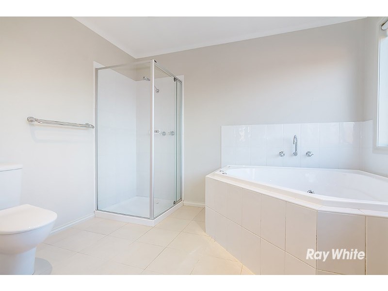 5 Aztec Place, Cranbourne VIC 3977