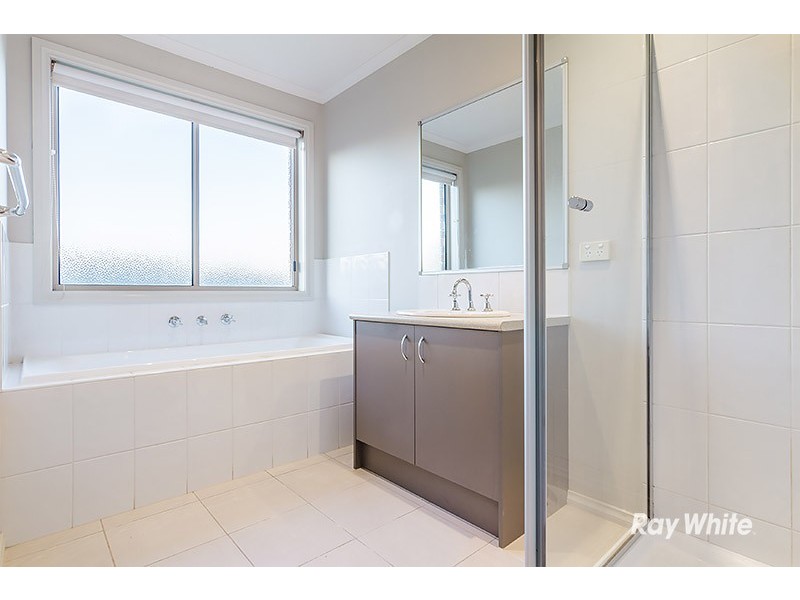 5 Aztec Place, Cranbourne VIC 3977