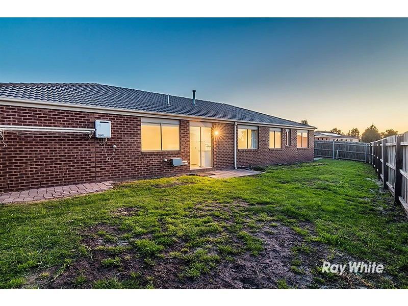 5 Aztec Place, Cranbourne VIC 3977