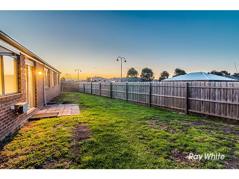 5 Aztec Place, Cranbourne VIC 3977