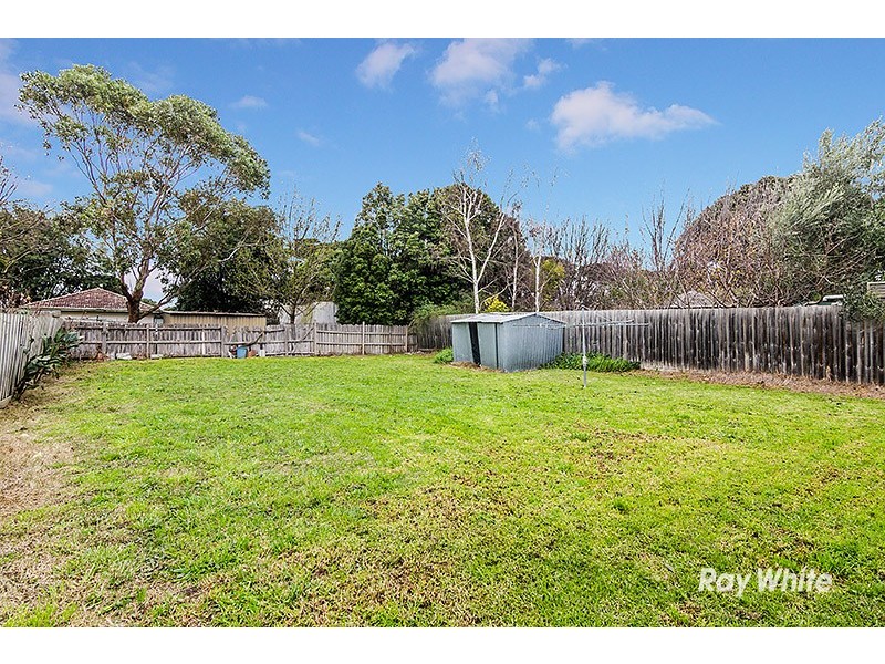 14 Arnold Street, Cranbourne VIC 3977