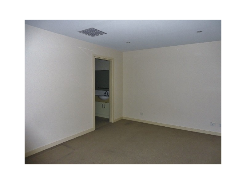 2 Sunline Terrace, Pakenham VIC 3810
