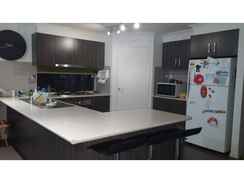 61 Challenger Circuit, Cranbourne East VIC 3977