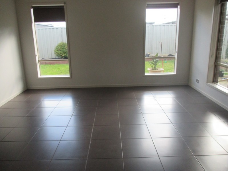 61 Challenger Circuit, Cranbourne East VIC 3977