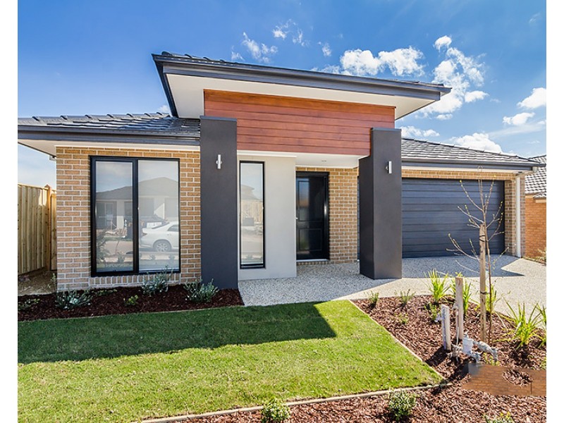 19 Noorat Place, Cranbourne North VIC 3977