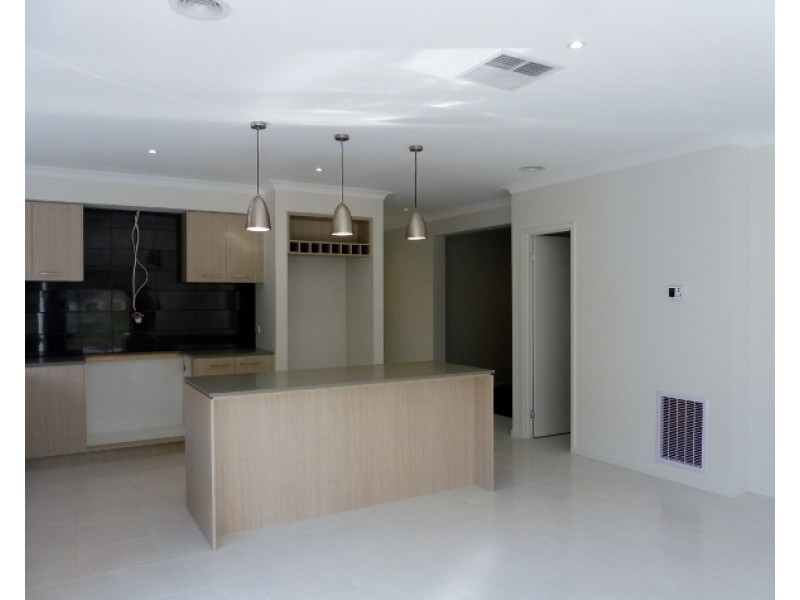 19 Noorat Place, Cranbourne North VIC 3977