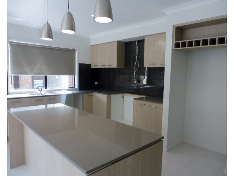 19 Noorat Place, Cranbourne North VIC 3977