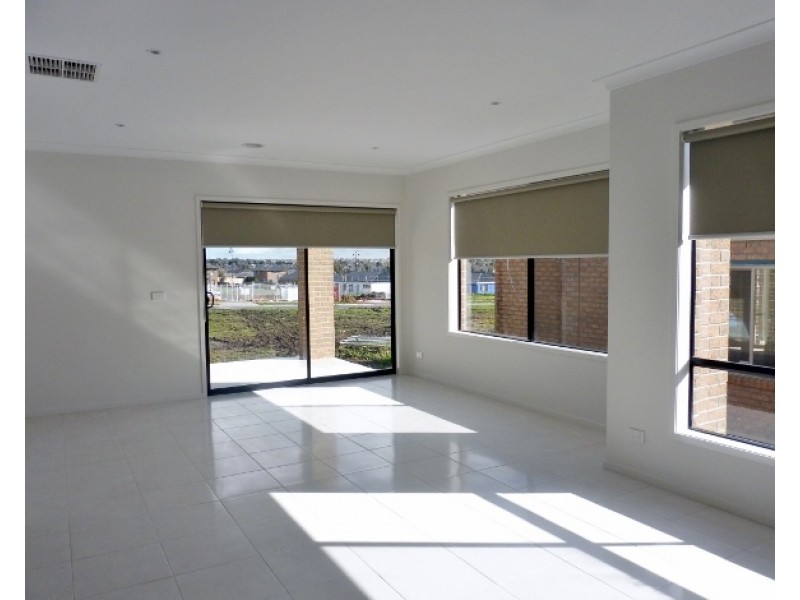 19 Noorat Place, Cranbourne North VIC 3977