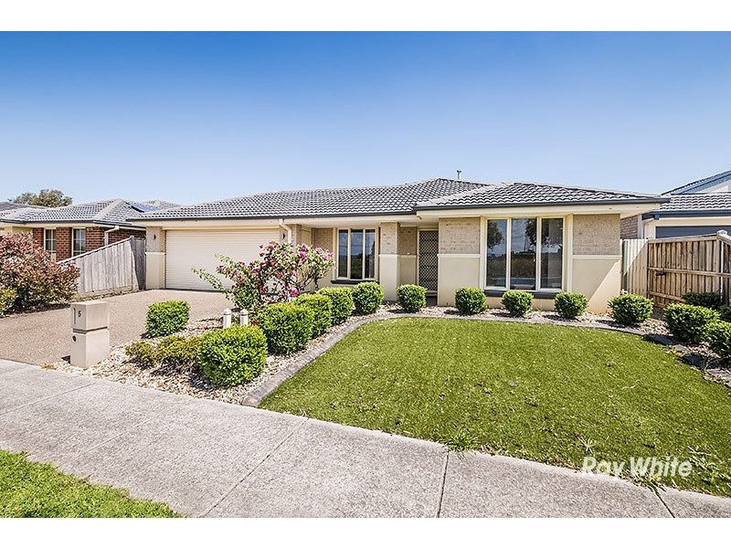 5 Donohue Street, Cranbourne East VIC 3977