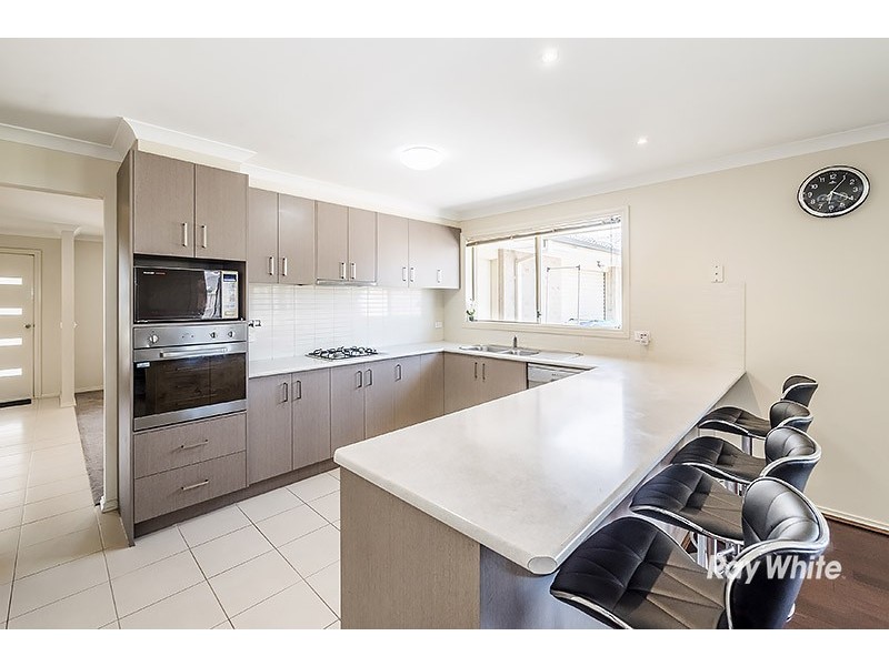 5 Donohue Street, Cranbourne East VIC 3977