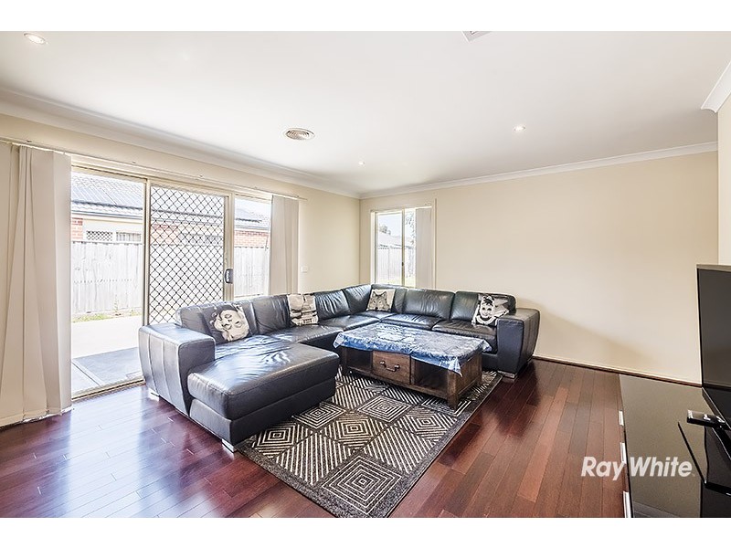 5 Donohue Street, Cranbourne East VIC 3977