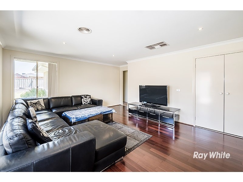 5 Donohue Street, Cranbourne East VIC 3977