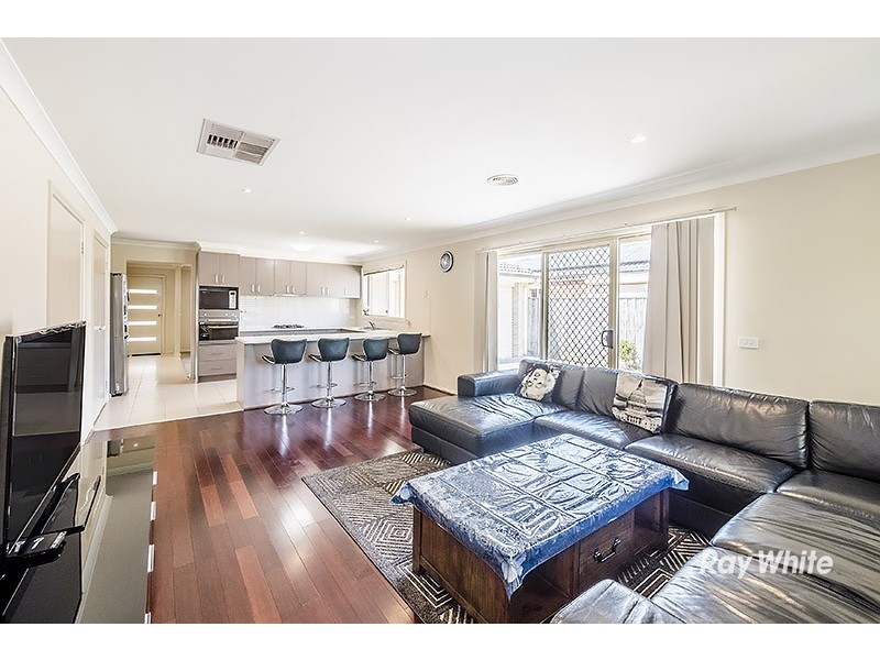 5 Donohue Street, Cranbourne East VIC 3977