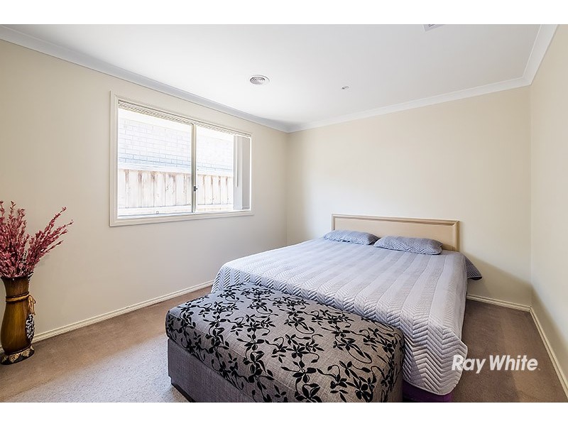 5 Donohue Street, Cranbourne East VIC 3977