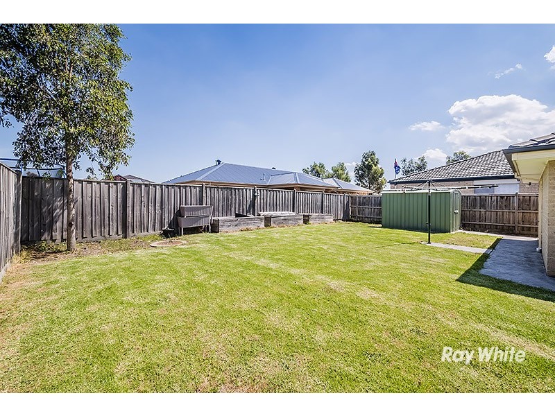 5 Donohue Street, Cranbourne East VIC 3977