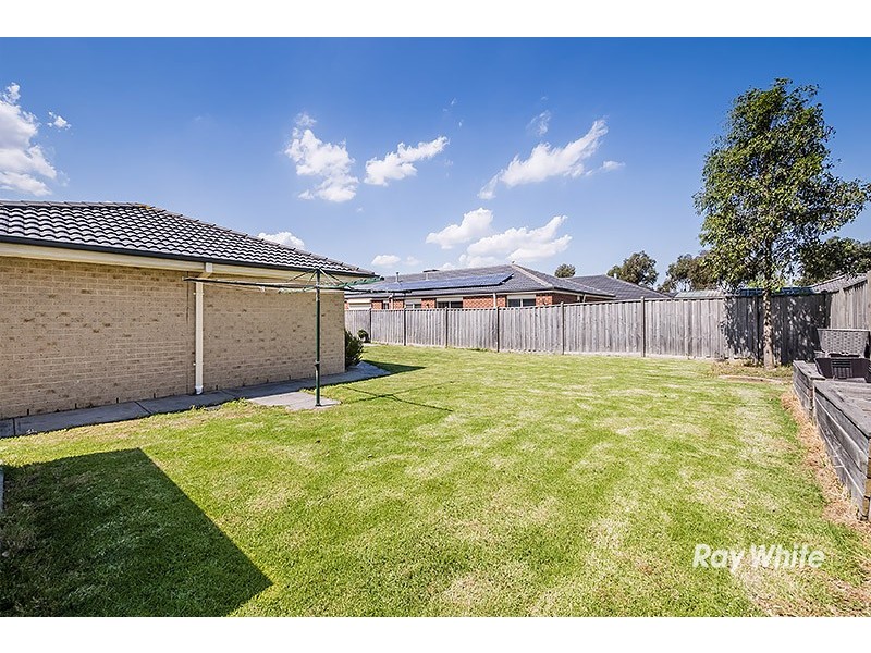 5 Donohue Street, Cranbourne East VIC 3977