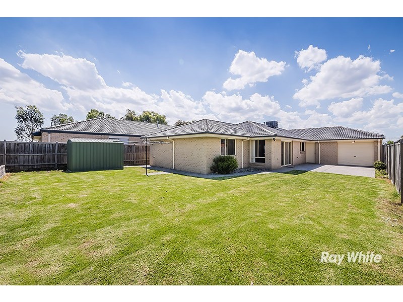 5 Donohue Street, Cranbourne East VIC 3977