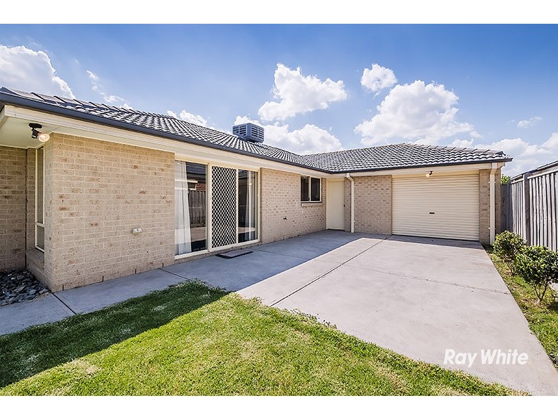 5 Donohue Street, Cranbourne East VIC 3977