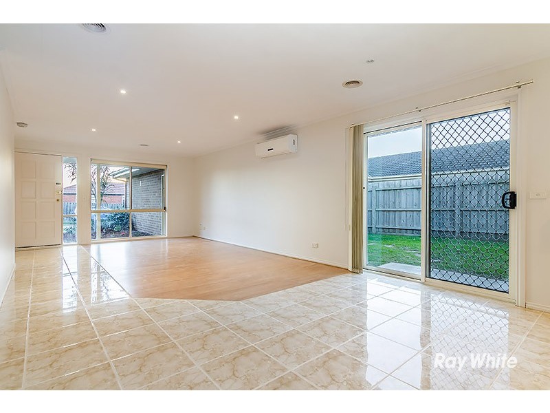 16 Fishburn Place, Cranbourne West VIC 3977