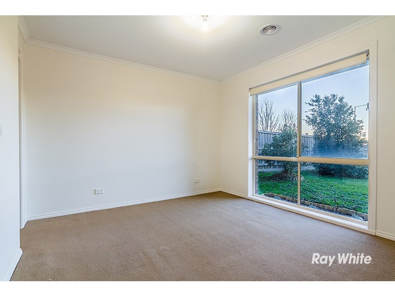 16 Fishburn Place, Cranbourne West VIC 3977
