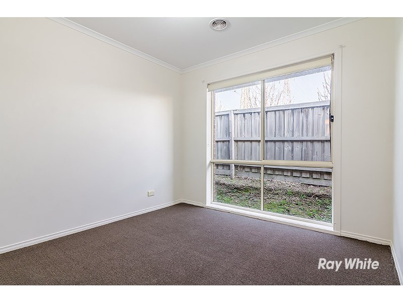 16 Fishburn Place, Cranbourne West VIC 3977