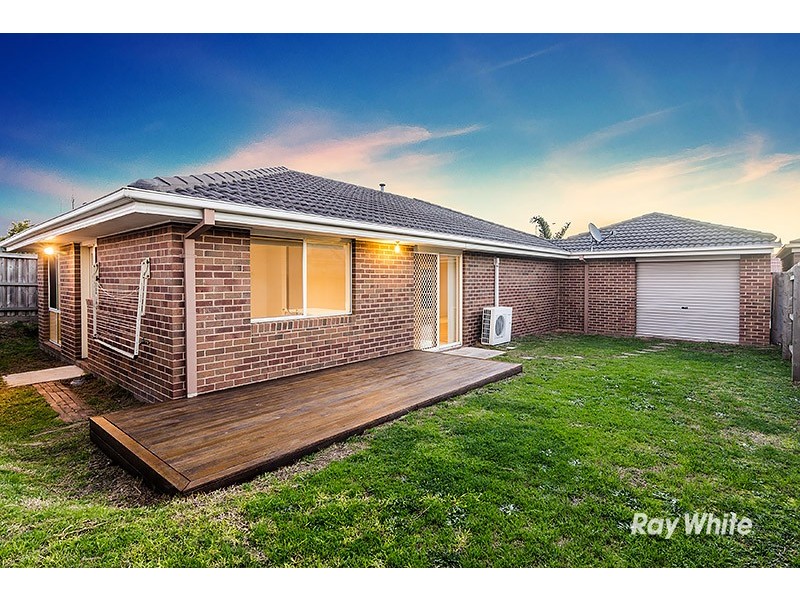 16 Fishburn Place, Cranbourne West VIC 3977