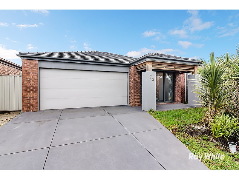73 Willowtree Drive, Pakenham VIC 3810