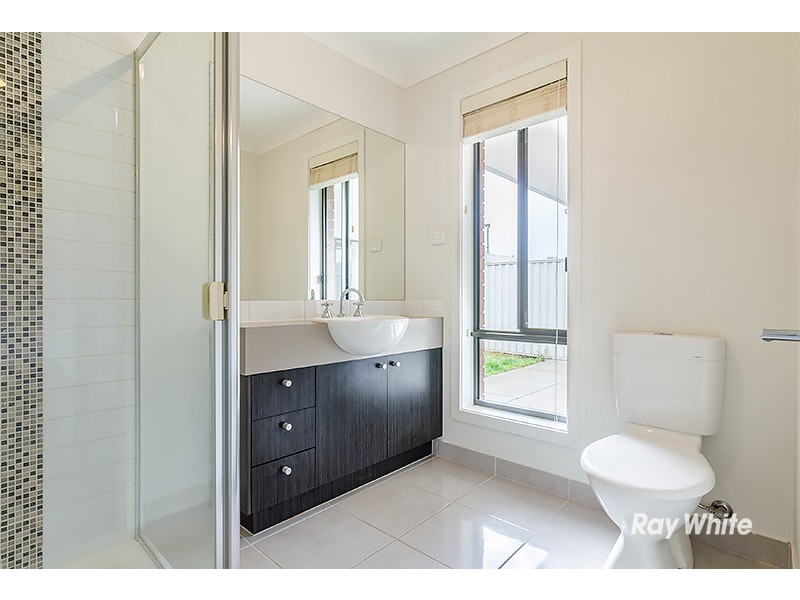 73 Willowtree Drive, Pakenham VIC 3810