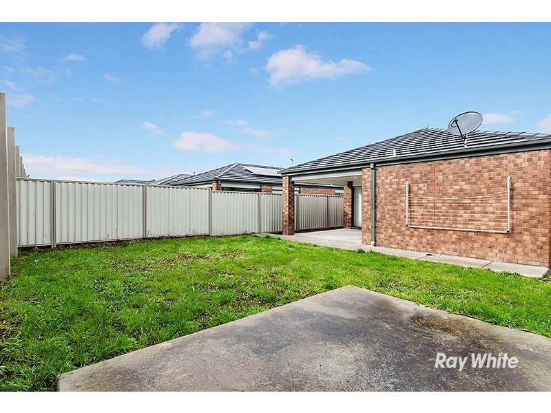 73 Willowtree Drive, Pakenham VIC 3810