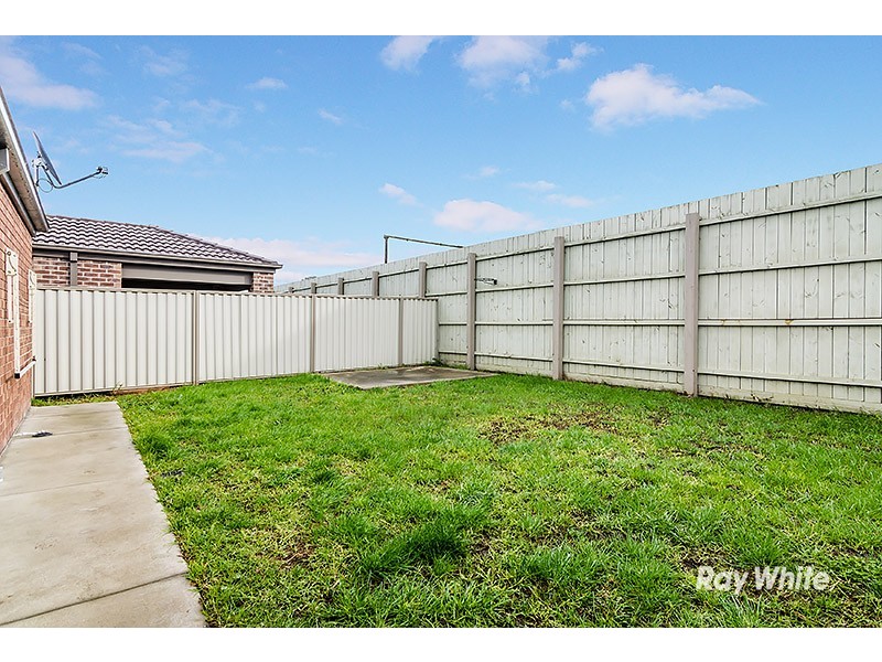 73 Willowtree Drive, Pakenham VIC 3810