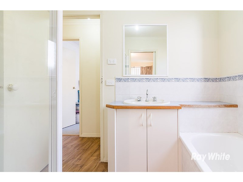 17 Fishburn Place, Cranbourne West VIC 3977