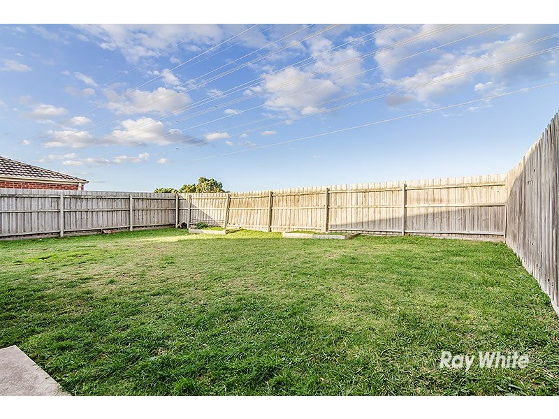 17 Fishburn Place, Cranbourne West VIC 3977