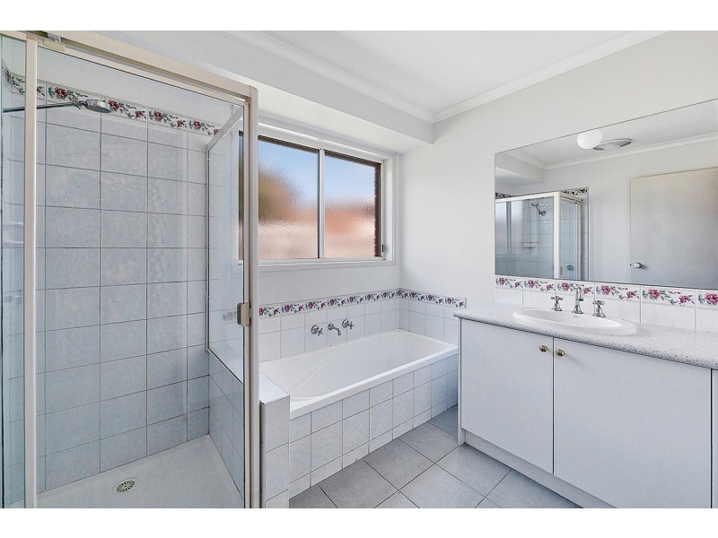 50 Merribah Way, Cranbourne West VIC 3977