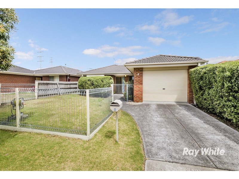 8 Fishburn Place, Cranbourne West VIC 3977