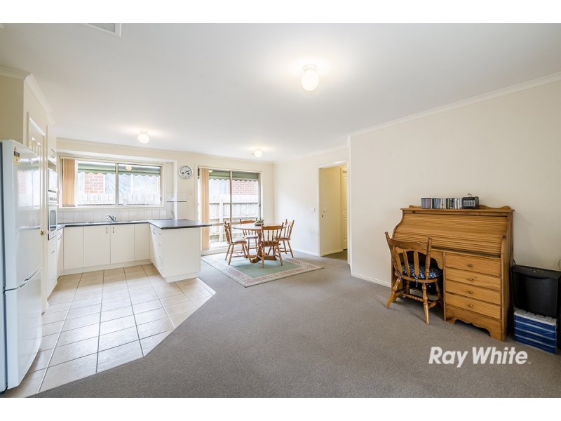 8 Fishburn Place, Cranbourne West VIC 3977