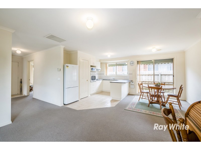8 Fishburn Place, Cranbourne West VIC 3977