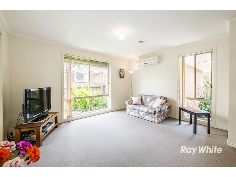 8 Fishburn Place, Cranbourne West VIC 3977