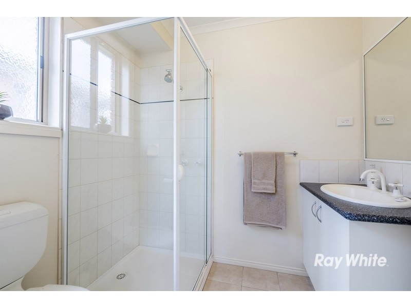 8 Fishburn Place, Cranbourne West VIC 3977