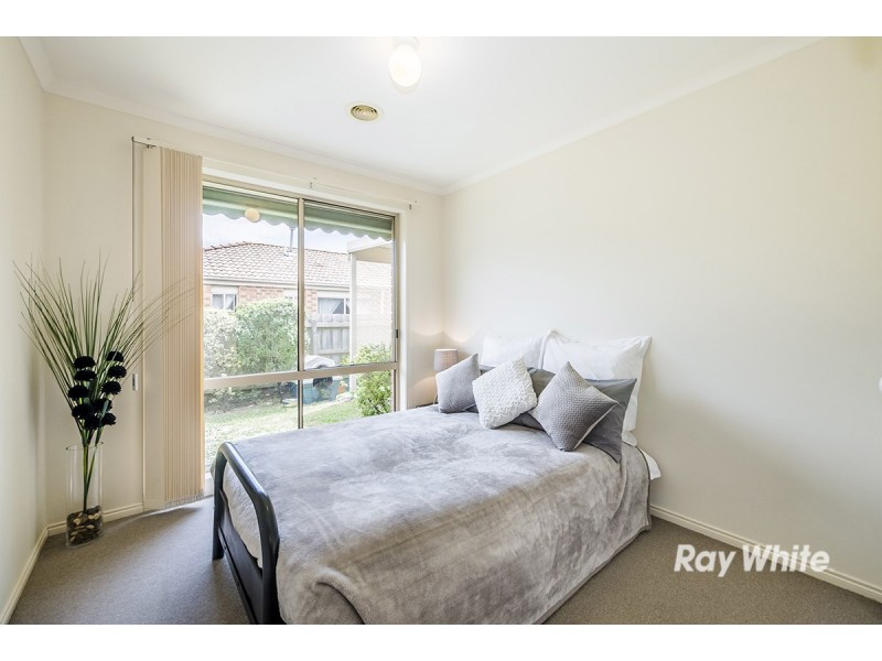 8 Fishburn Place, Cranbourne West VIC 3977