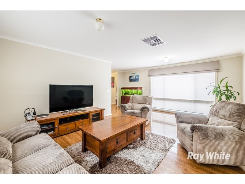 19 Cirai Crescent, Cranbourne West VIC 3977