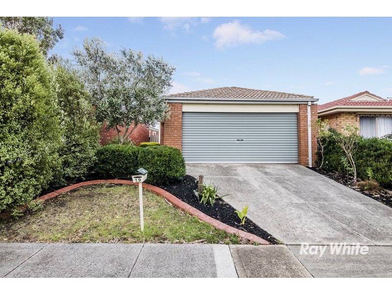 19 Cirai Crescent, Cranbourne West VIC 3977