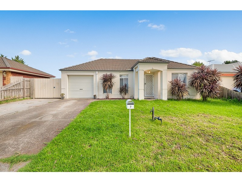 7 Ovata Place, Cranbourne West VIC 3977