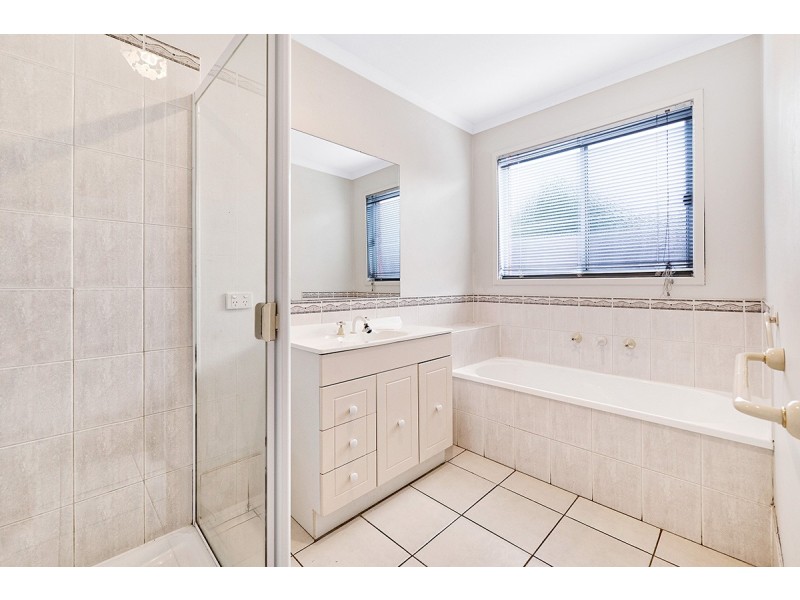 7 Ovata Place, Cranbourne West VIC 3977